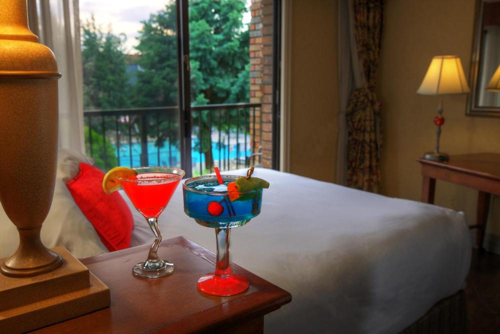 Queen Room with Two Queen Beds with Pool View interior